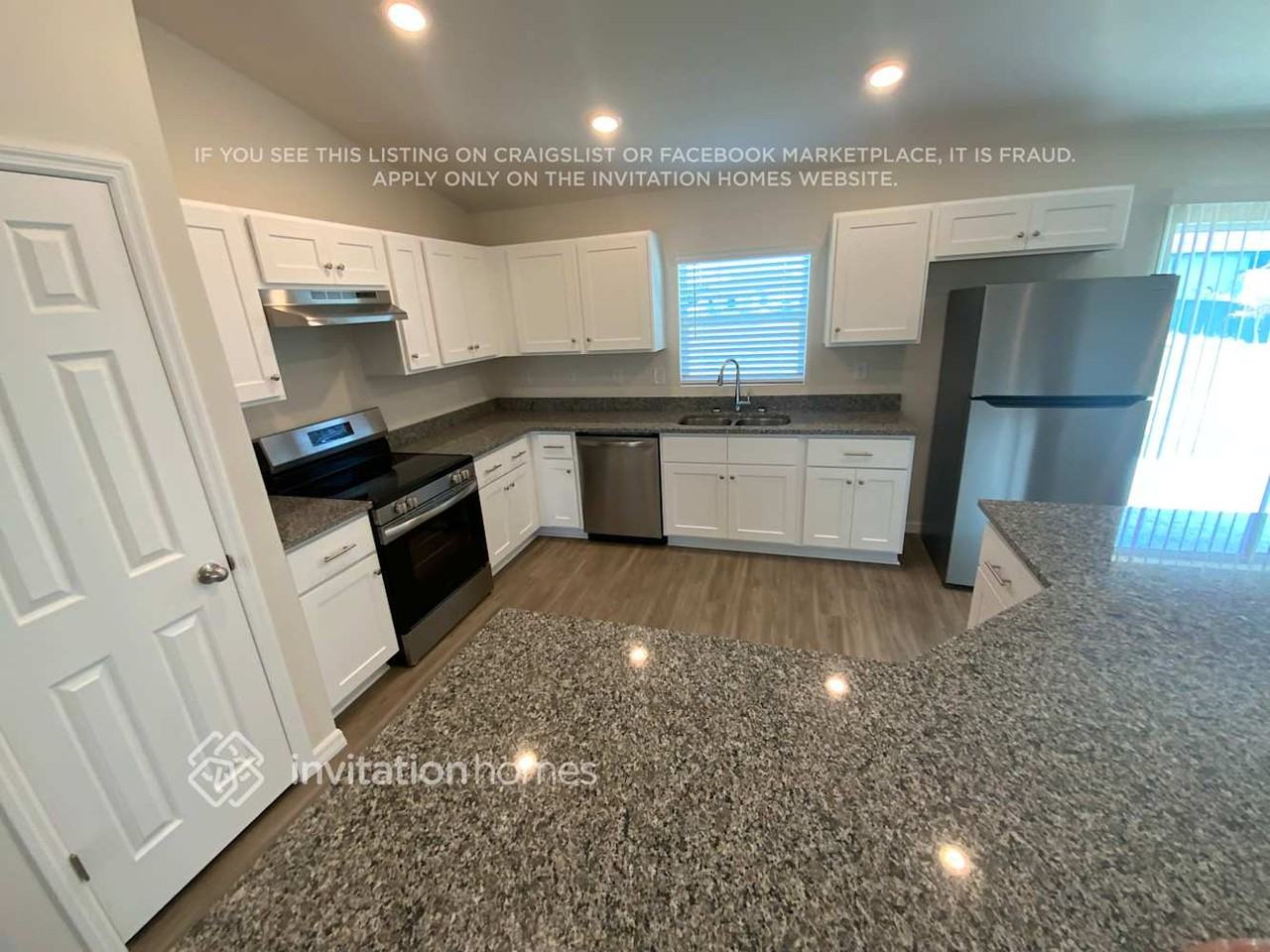 512 Ne 6th Pl - Photo 4 of 16