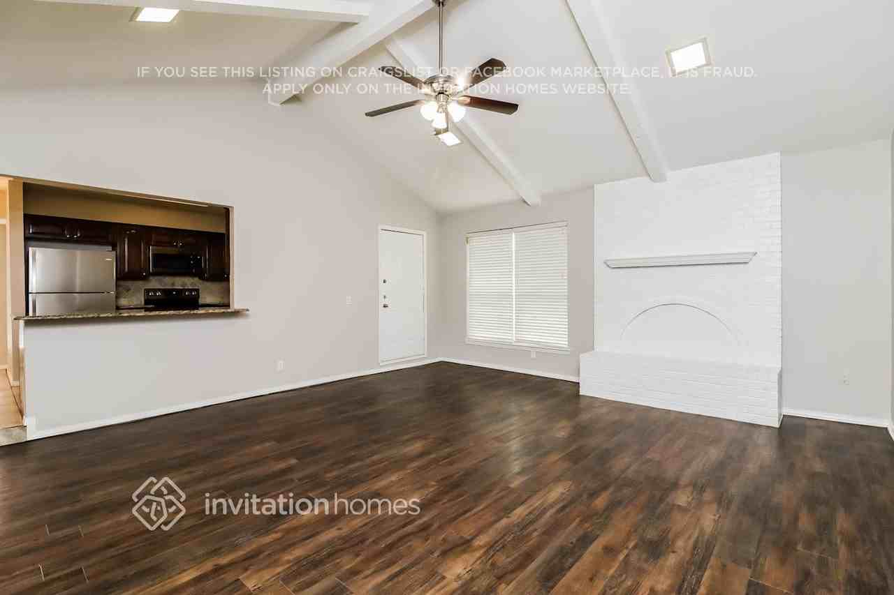 7108 Del Rio Ct - Photo 3 of 15