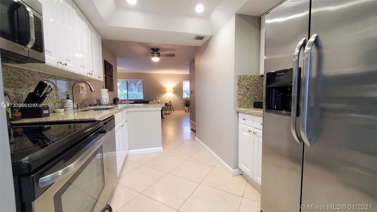 40 Wimbledon Lake Dr #216 - Photo 3 of 8