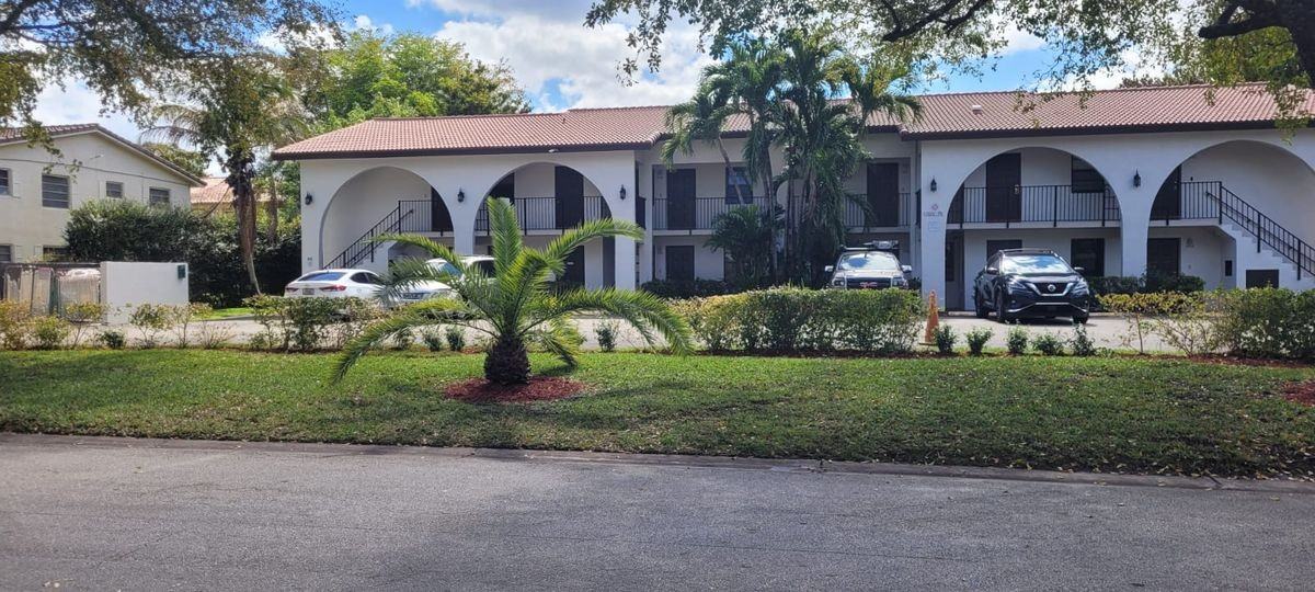 11676 Nw 45th St - Photo 3 of 5