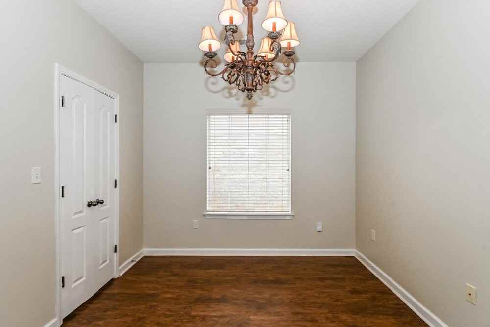 1384 Carlton Ridge Dr - Photo 5 of 16