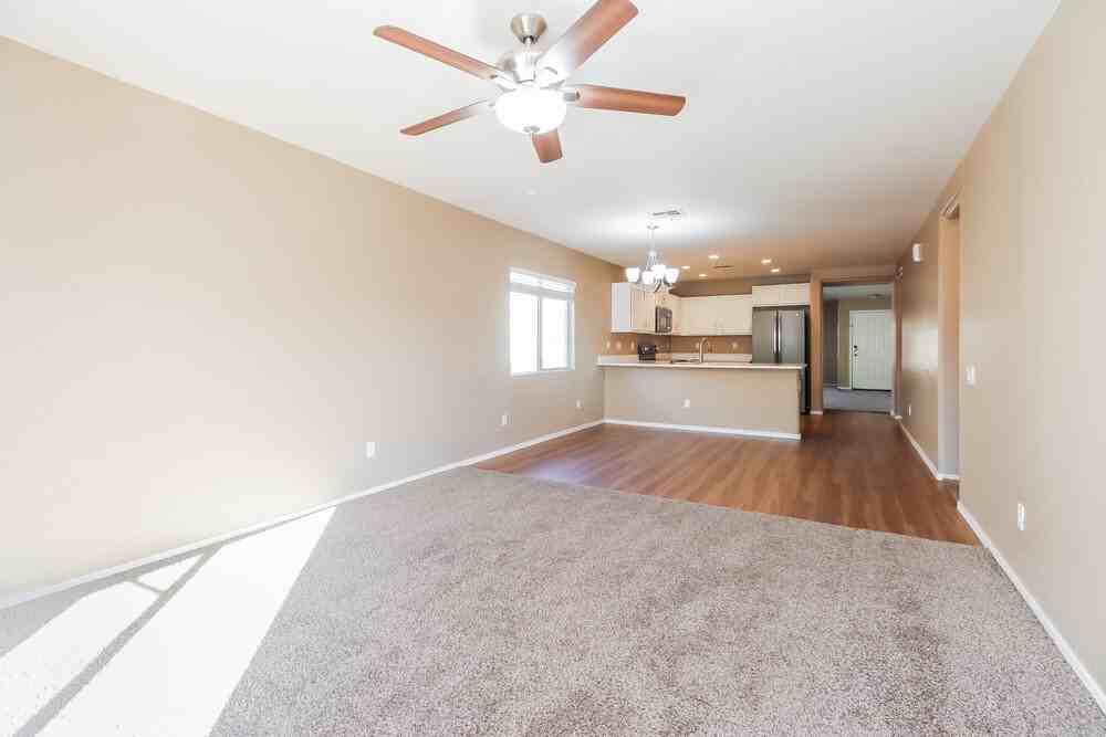 1701 E Christopher St - Photo 4 of 16