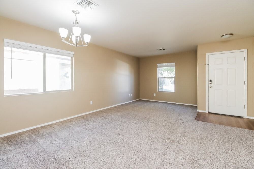 1701 E Christopher St - Photo 5 of 16