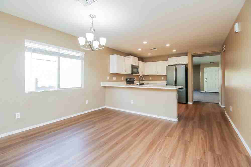 1701 E Christopher St - Photo 6 of 16