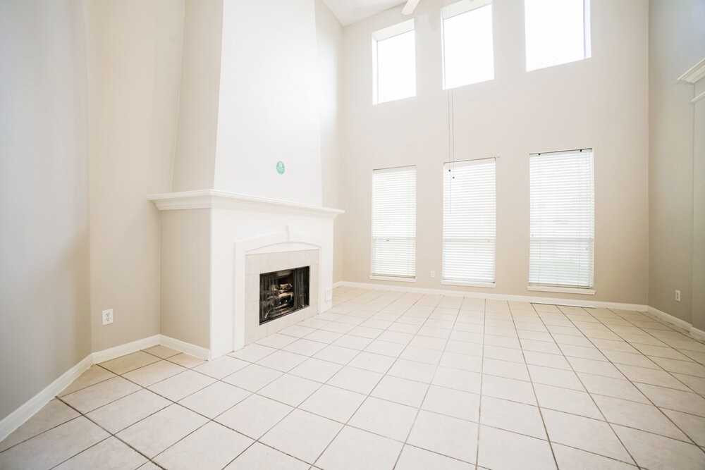 11727 Newlands Ct - Photo 4 of 17