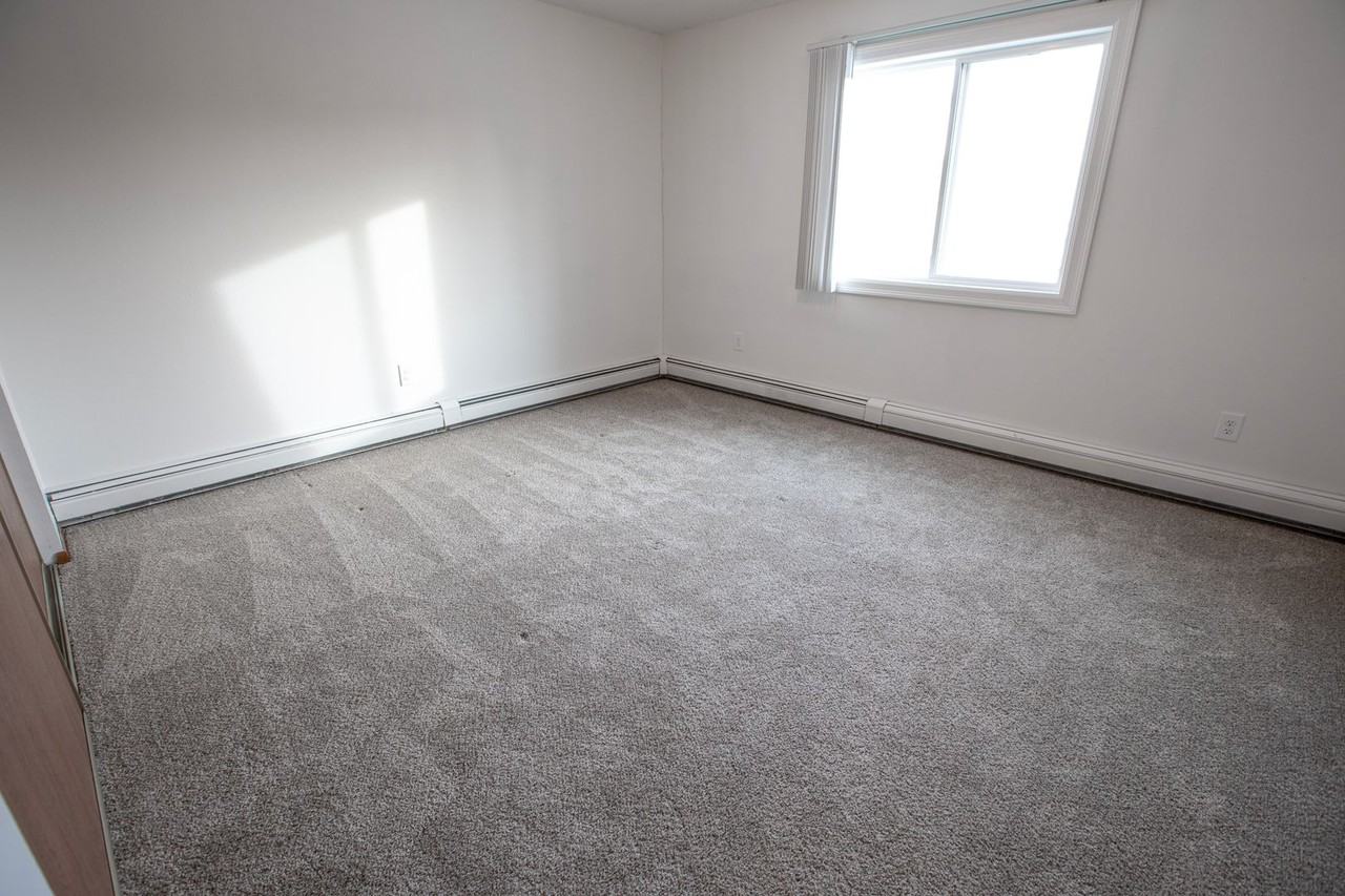 Hidden Valley Apartments - Photo 5 of 9