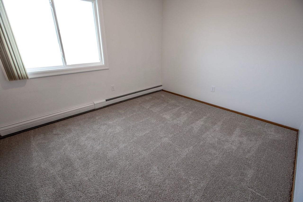 Hidden Valley Apartments - Photo 7 of 9