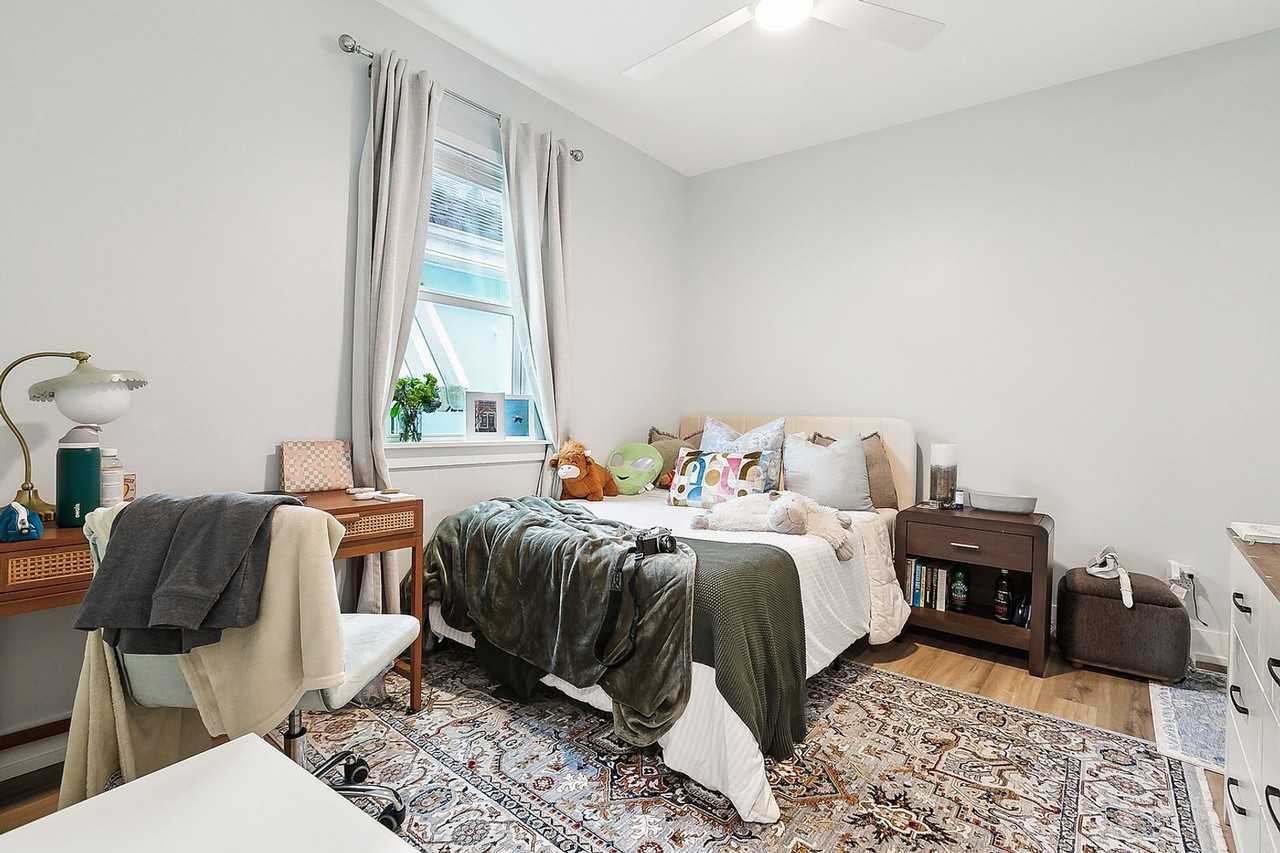 1809 Hillary St - Photo 3 of 8