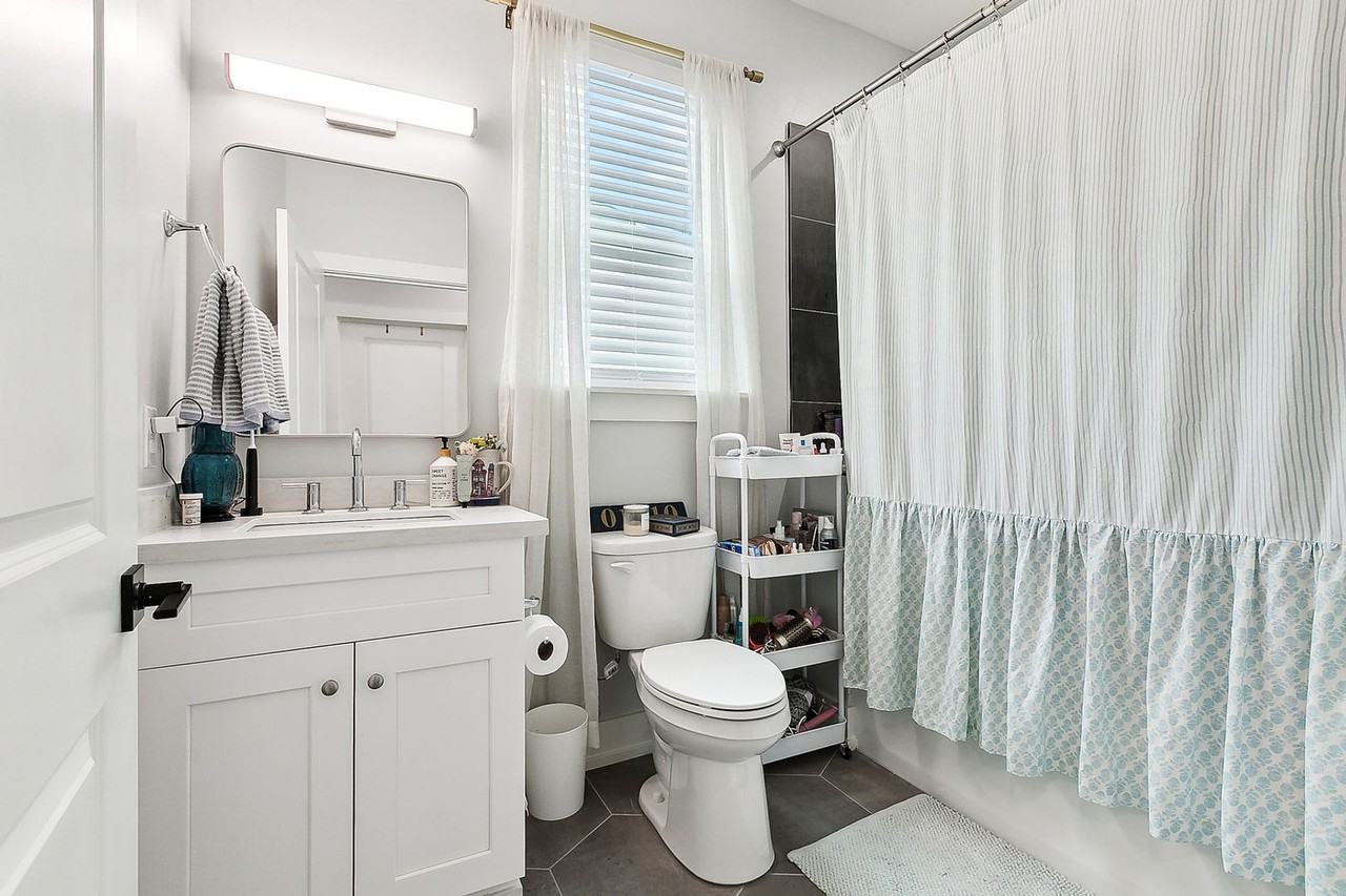 1809 Hillary St - Photo 7 of 8