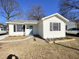 featured image of 305 W 19th St