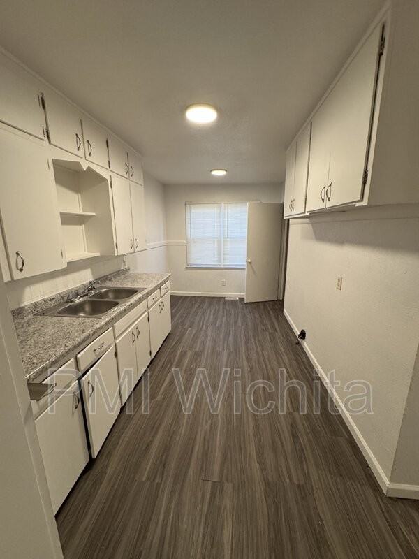 2329 S Belmont St - Photo 2 of 6