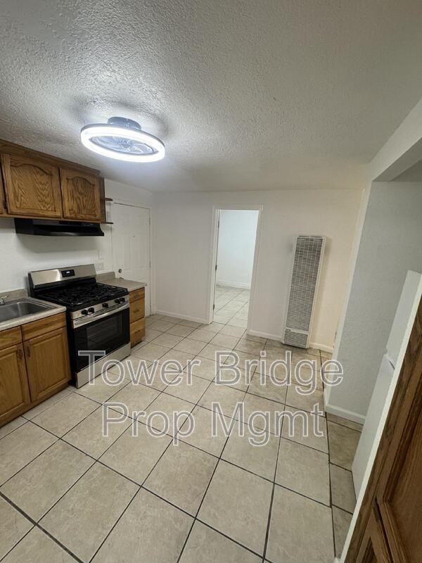 482 Harding Ave #4 - Photo 2 of 31