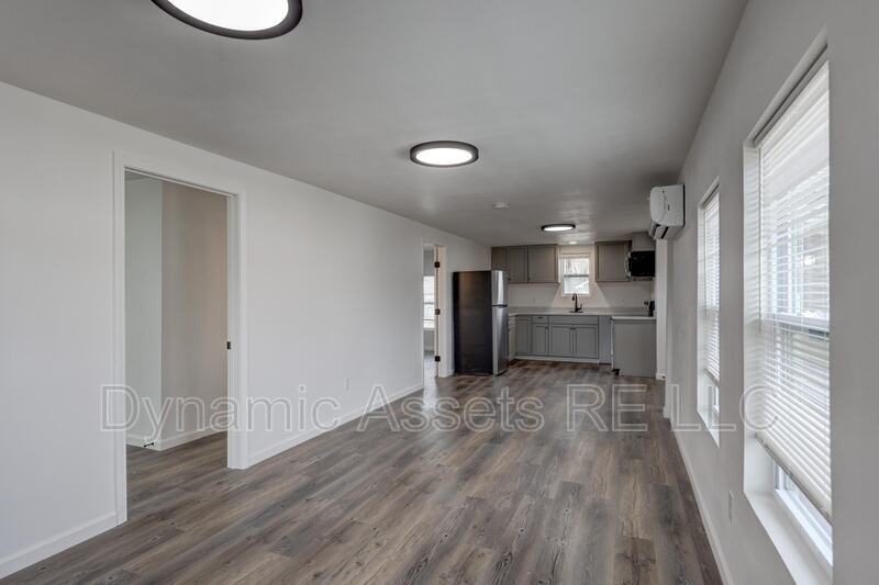 507 E Quincy St - Photo 2 of 24