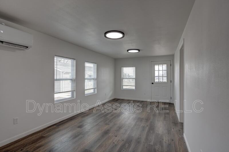 507 E Quincy St - Photo 3 of 24