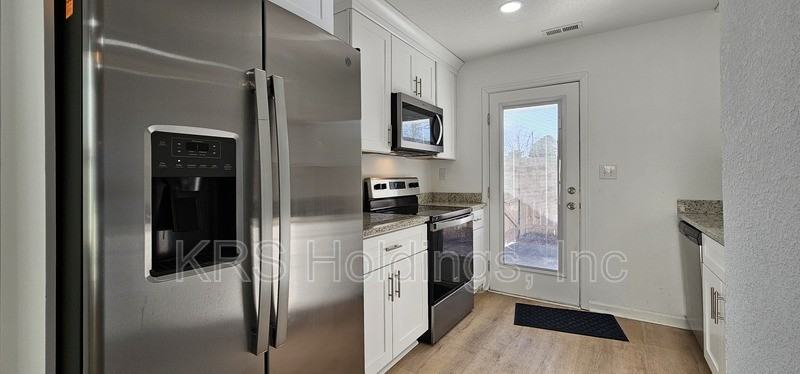 318 Avondale Rd - Photo 7 of 20