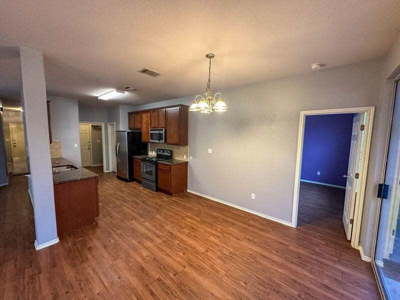 188 Oxford Dr - Photo 2 of 11