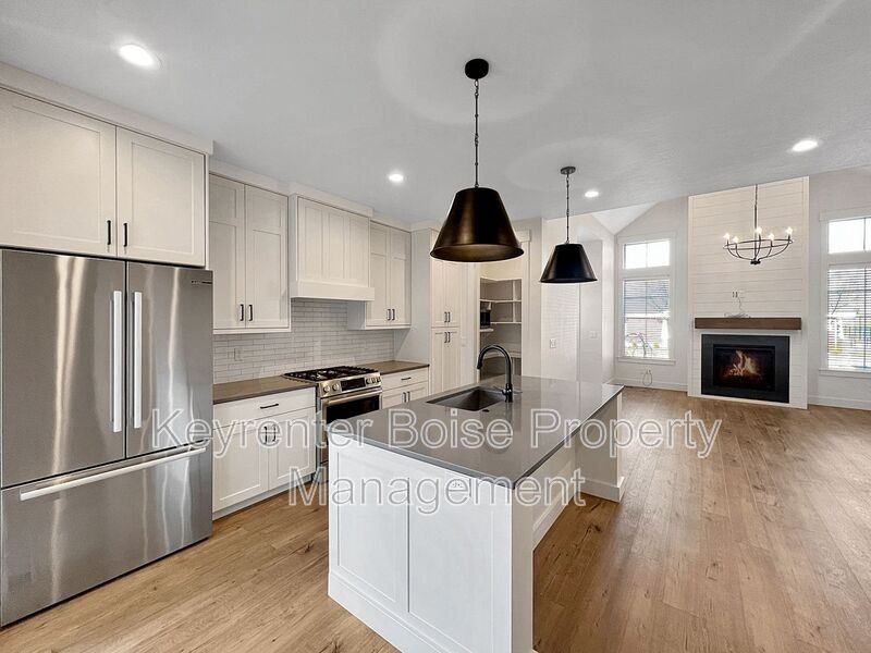 2995 W Hidden Springs Dr - Photo 3 of 23