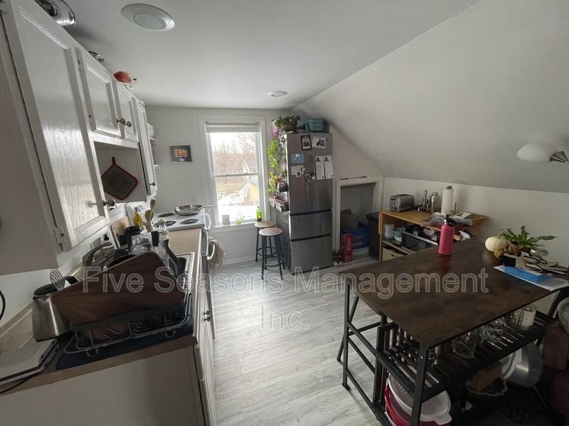 50 West St - Photo 2 of 12