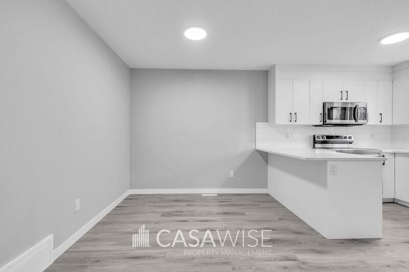 11329 126 St Nw #GS - Photo 2 of 14