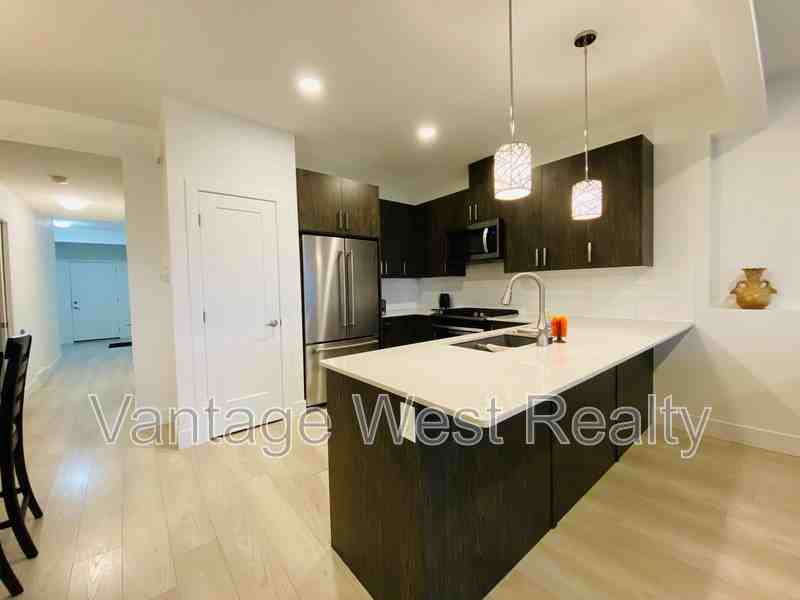 901 Mt Robson Pl - Photo 2 of 19