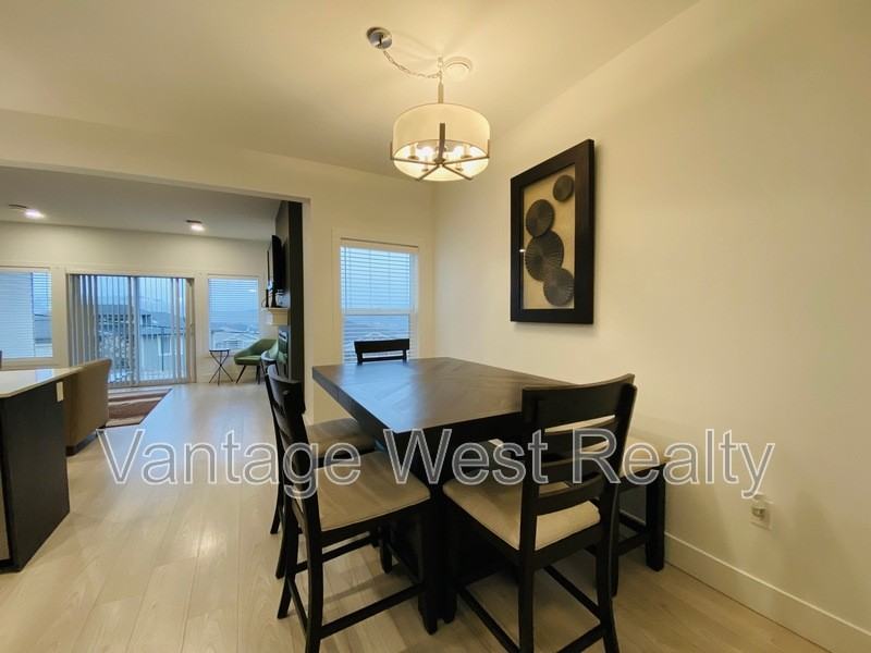 901 Mt Robson Pl - Photo 3 of 19