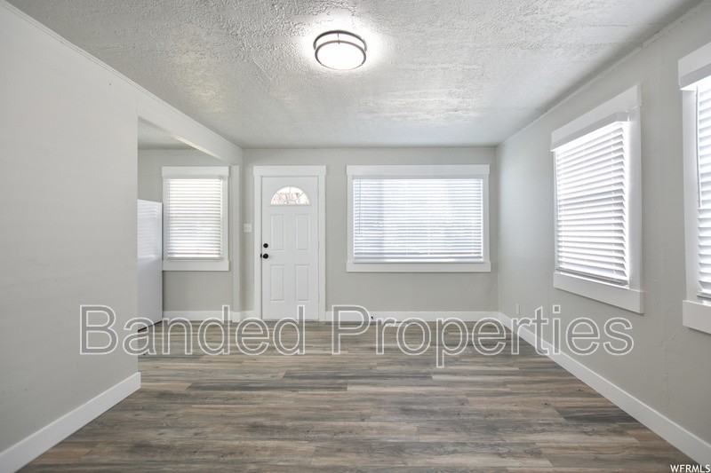 267 Maple St - Photo 3 of 13