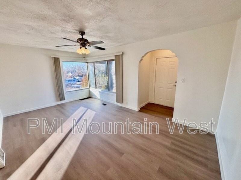 1187 29th St - Photo 7 of 28