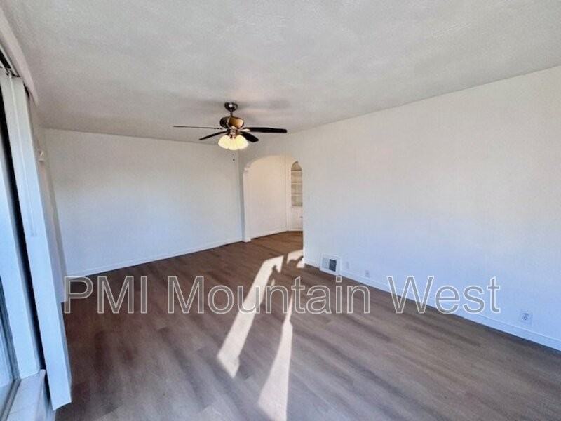 1187 29th St - Photo 5 of 24