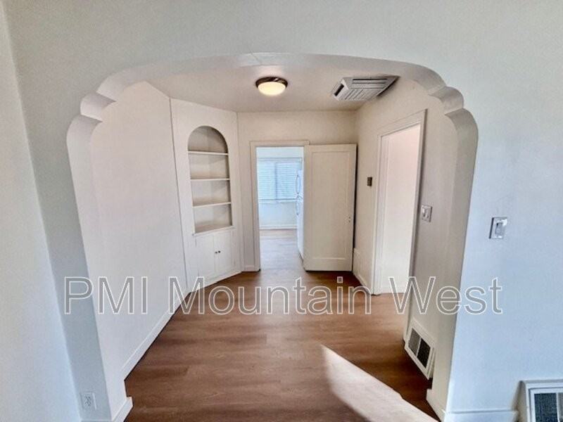 1187 29th St - Photo 6 of 24