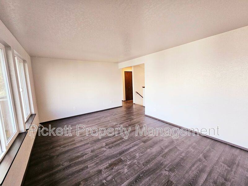 4619 Beach Dr E - Photo 6 of 19