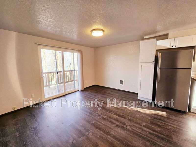 4619 Beach Dr E - Photo 7 of 19