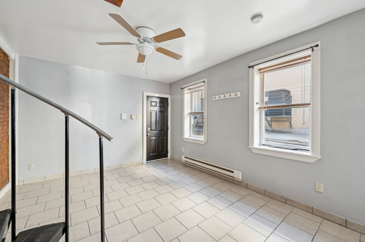 513 W Girard Ave - Photo 4 of 15