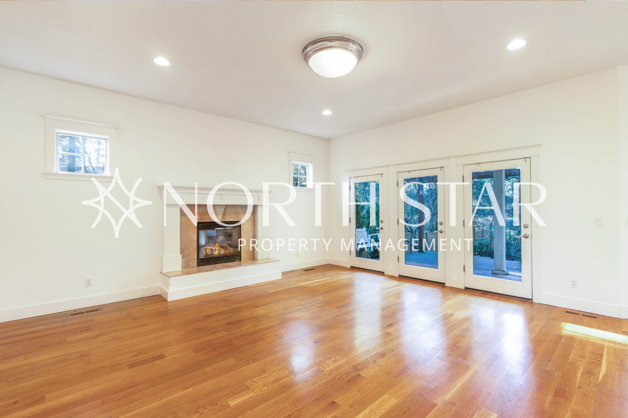 9935 Sw 52nd Ave - Photo 2 of 50