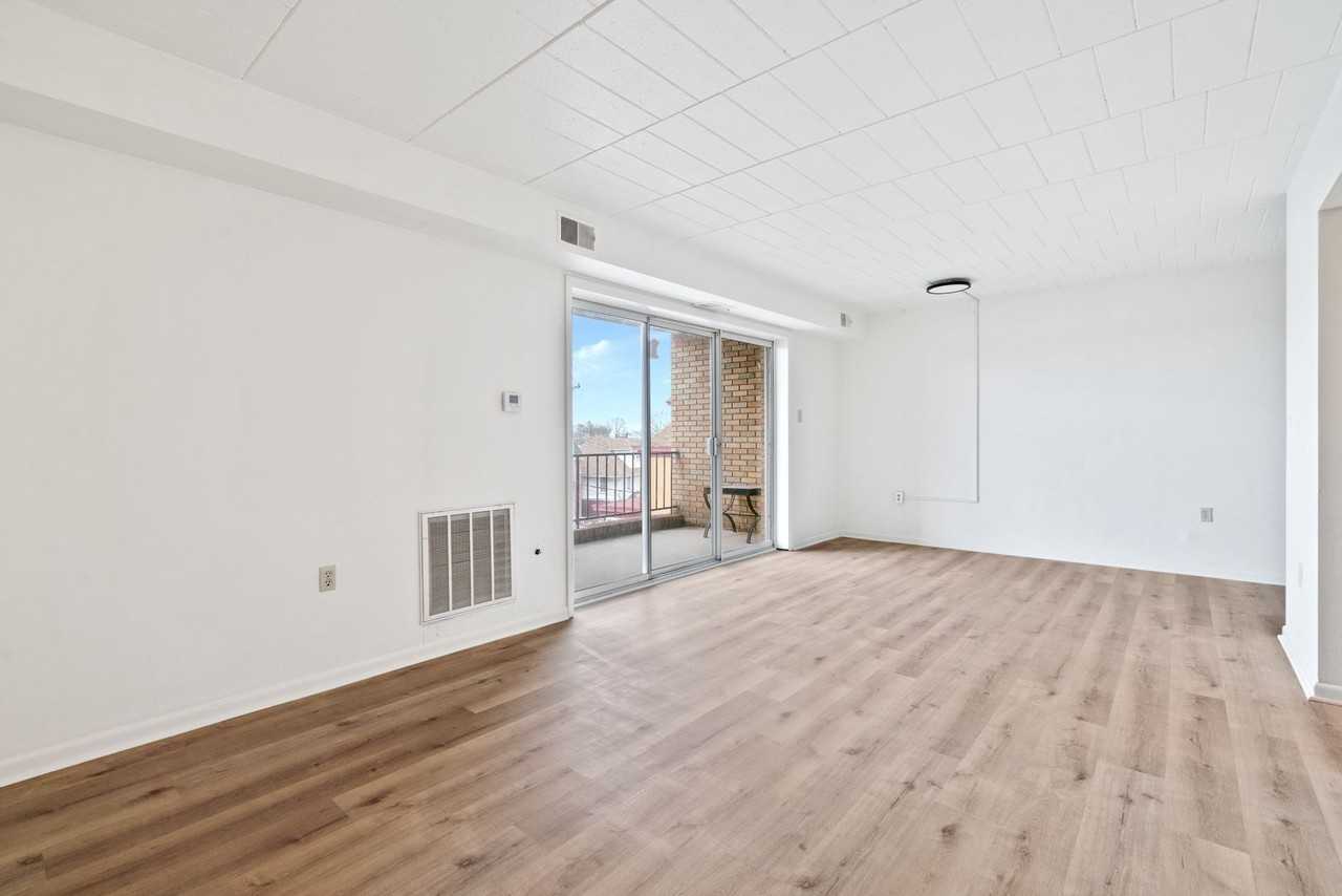 Discover Stamm Avenue Apartments: Your Ideal Living Space - Photo 3 of 28