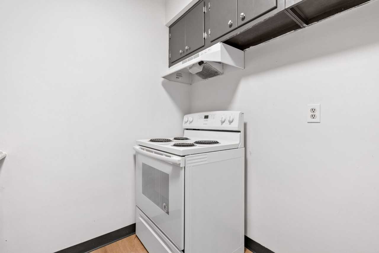 Discover Stamm Avenue Apartments: Your Ideal Living Space - Photo 7 of 16