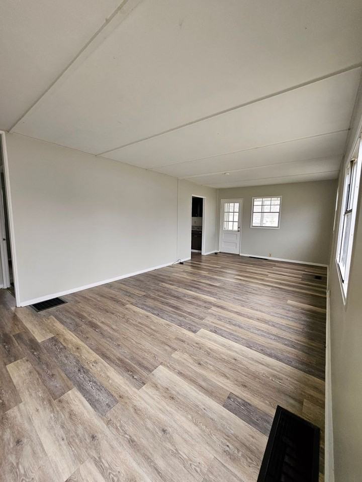 1220 S Parker Dr - Photo 3 of 14