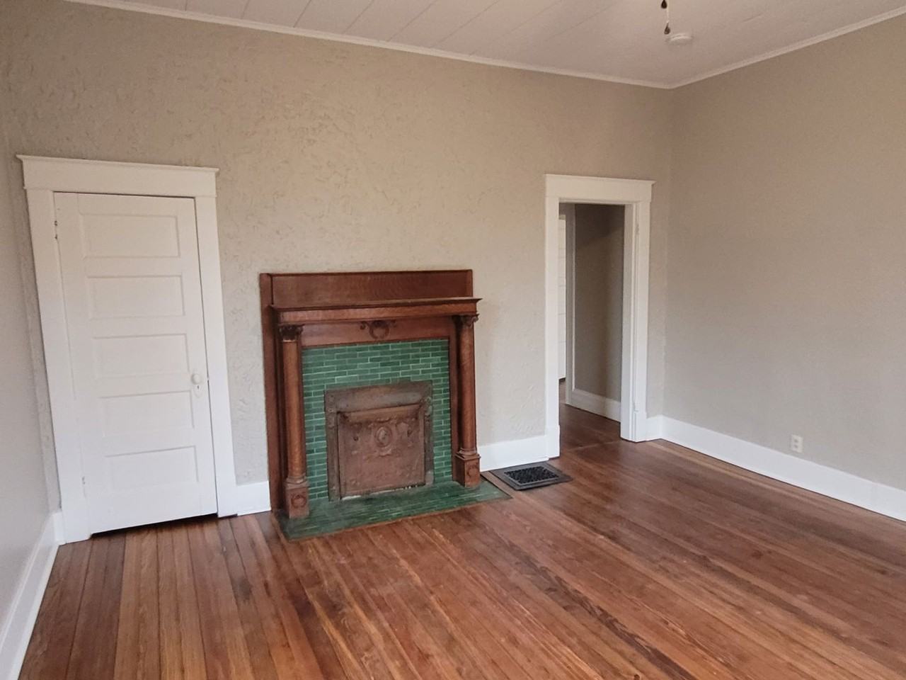 1009 Otto Ct - Photo 2 of 14