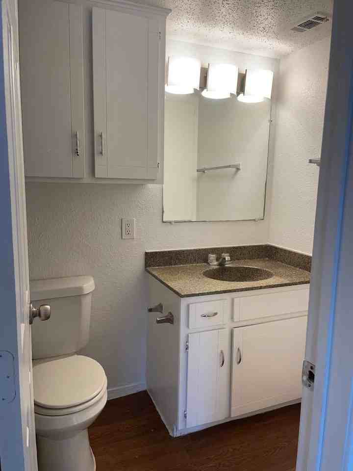 Spanish Vida Apartments - Photo 5 of 13