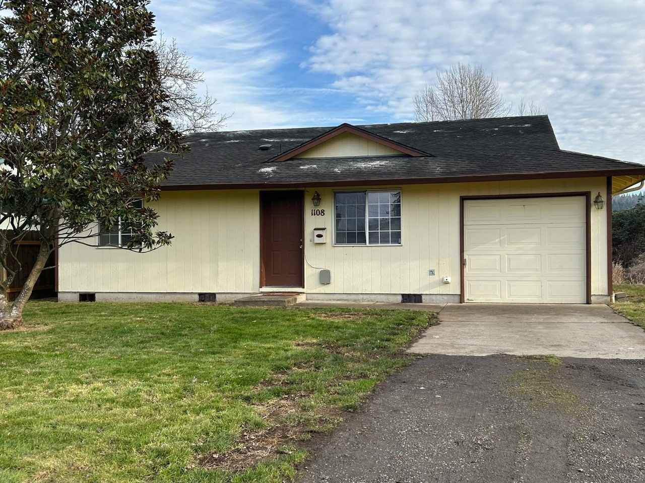 1108 S 11th Ave - Photo 2 of 13