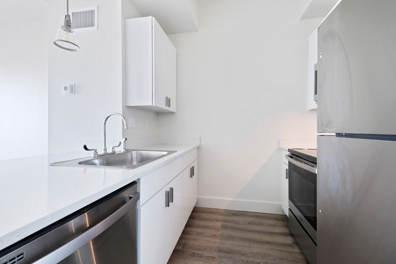 3001 Conti - Photo 3 of 19