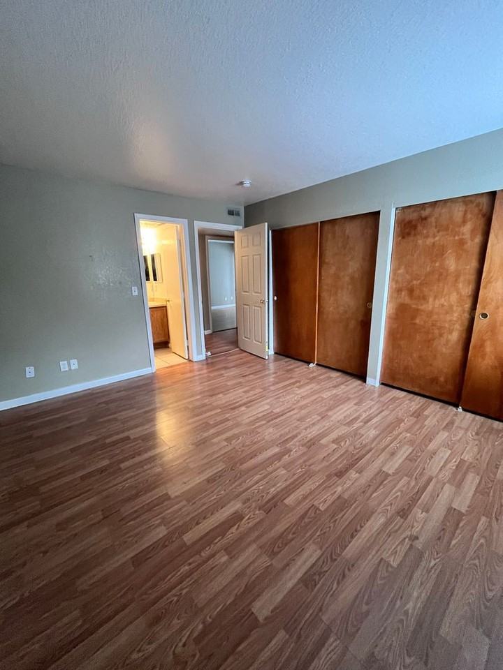 18053 E Ohio Ave #102 - Photo 6 of 13