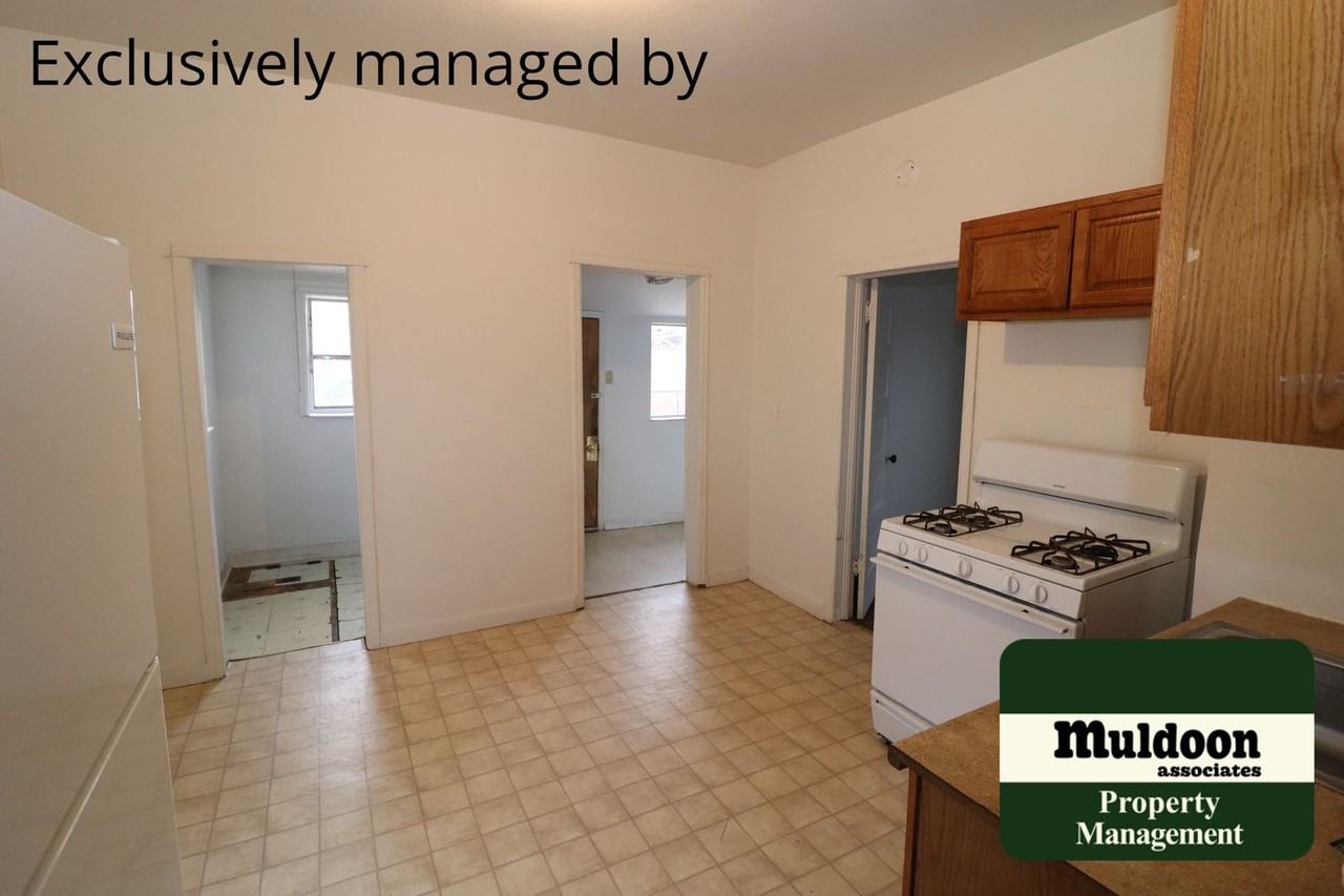 1012 E 7th St - Photo 4 of 11