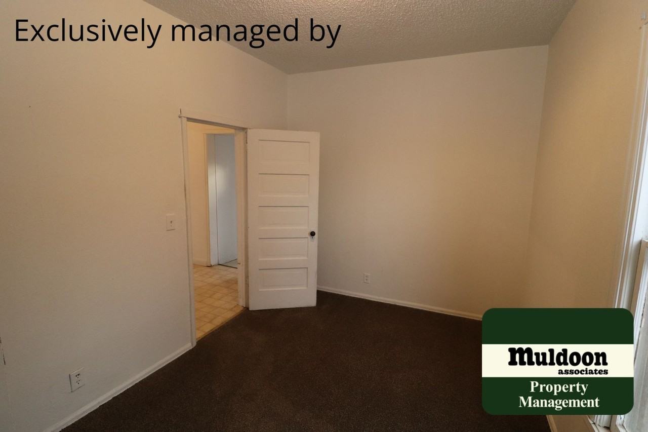 1012 E 7th St - Photo 5 of 11