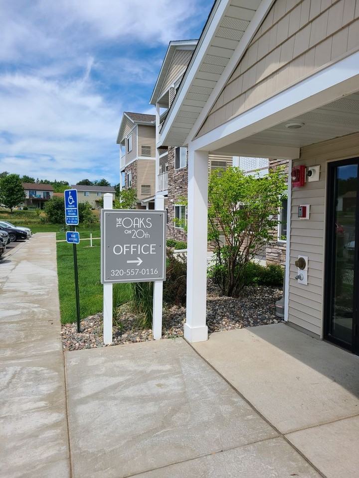 The Oaks on 20th Bldg 2 - Photo 3 of 24