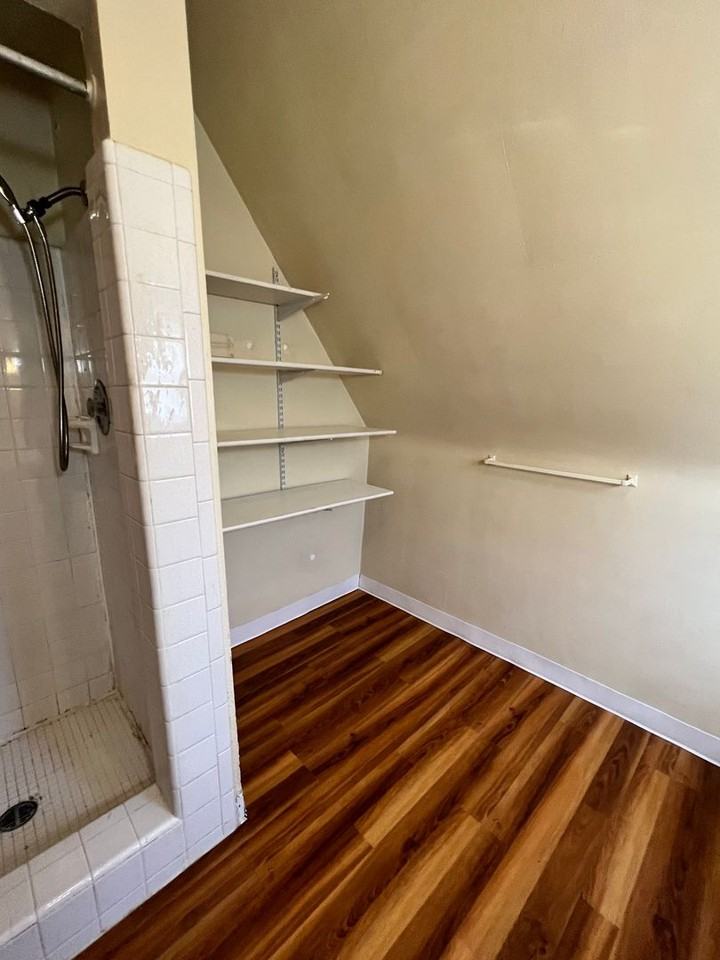 121 University Ln - Photo 7 of 7