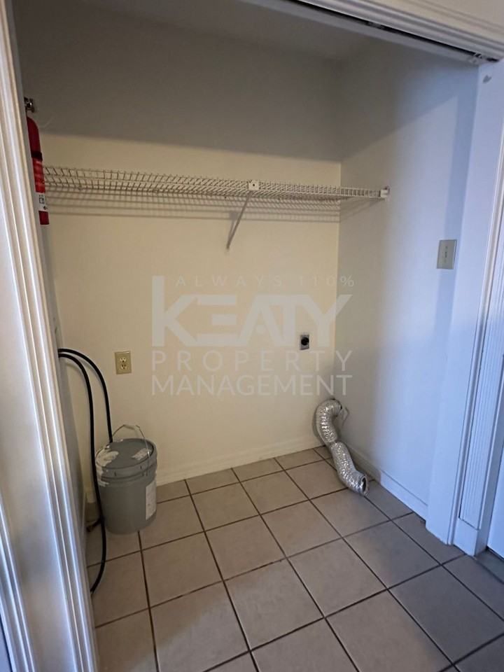 100 Winchester Dr - Photo 5 of 11