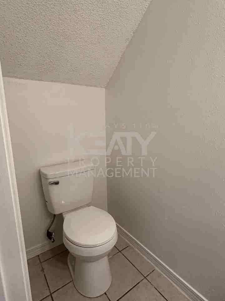 100 Winchester Dr - Photo 6 of 11