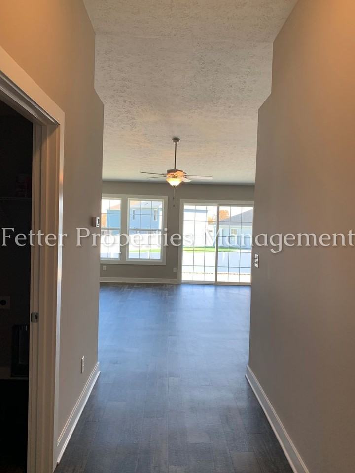 9809 Massey Dr - Photo 5 of 18