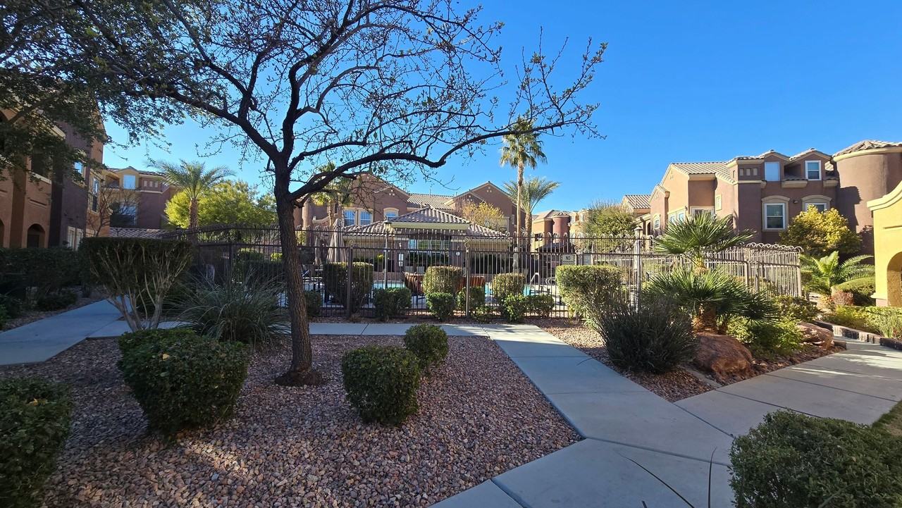 3975 N Hualapai Way #219 - Photo 4 of 33