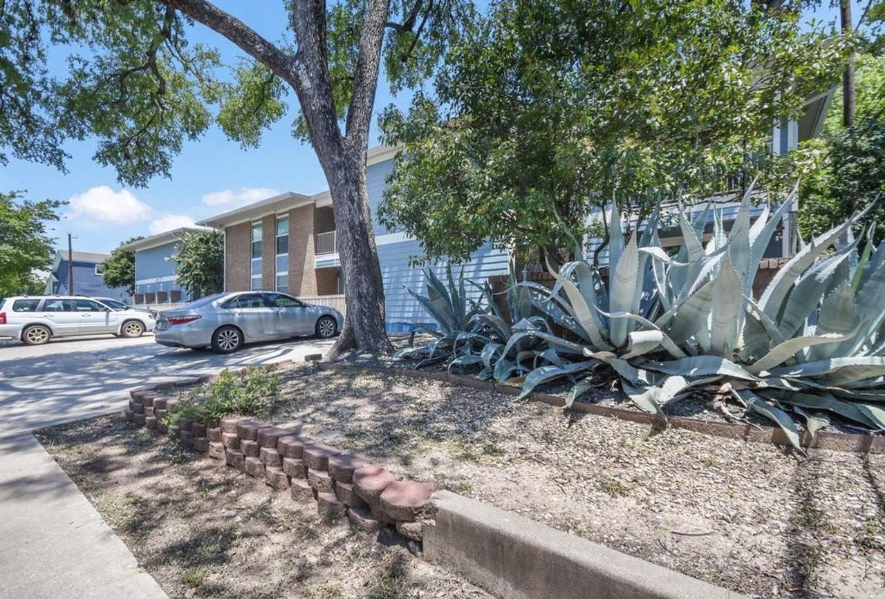 400 W 35th St #103 - Photo 6 of 7